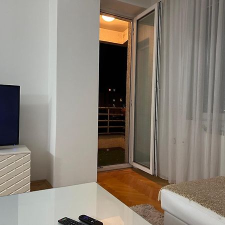 Karas Apartments Skopje Bagian luar foto