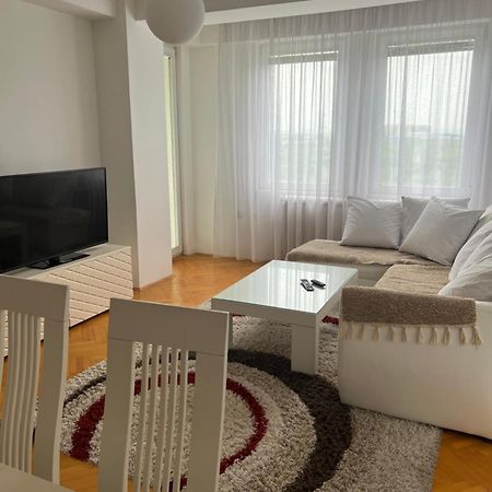 Karas Apartments Skopje Bagian luar foto