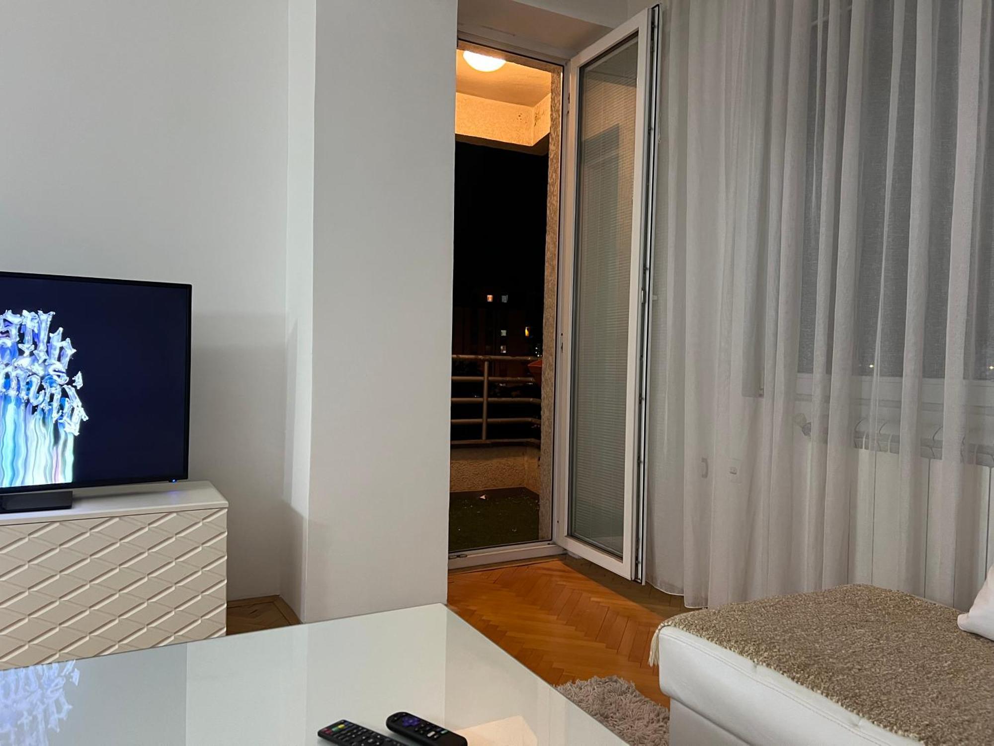 Karas Apartments Skopje Bagian luar foto