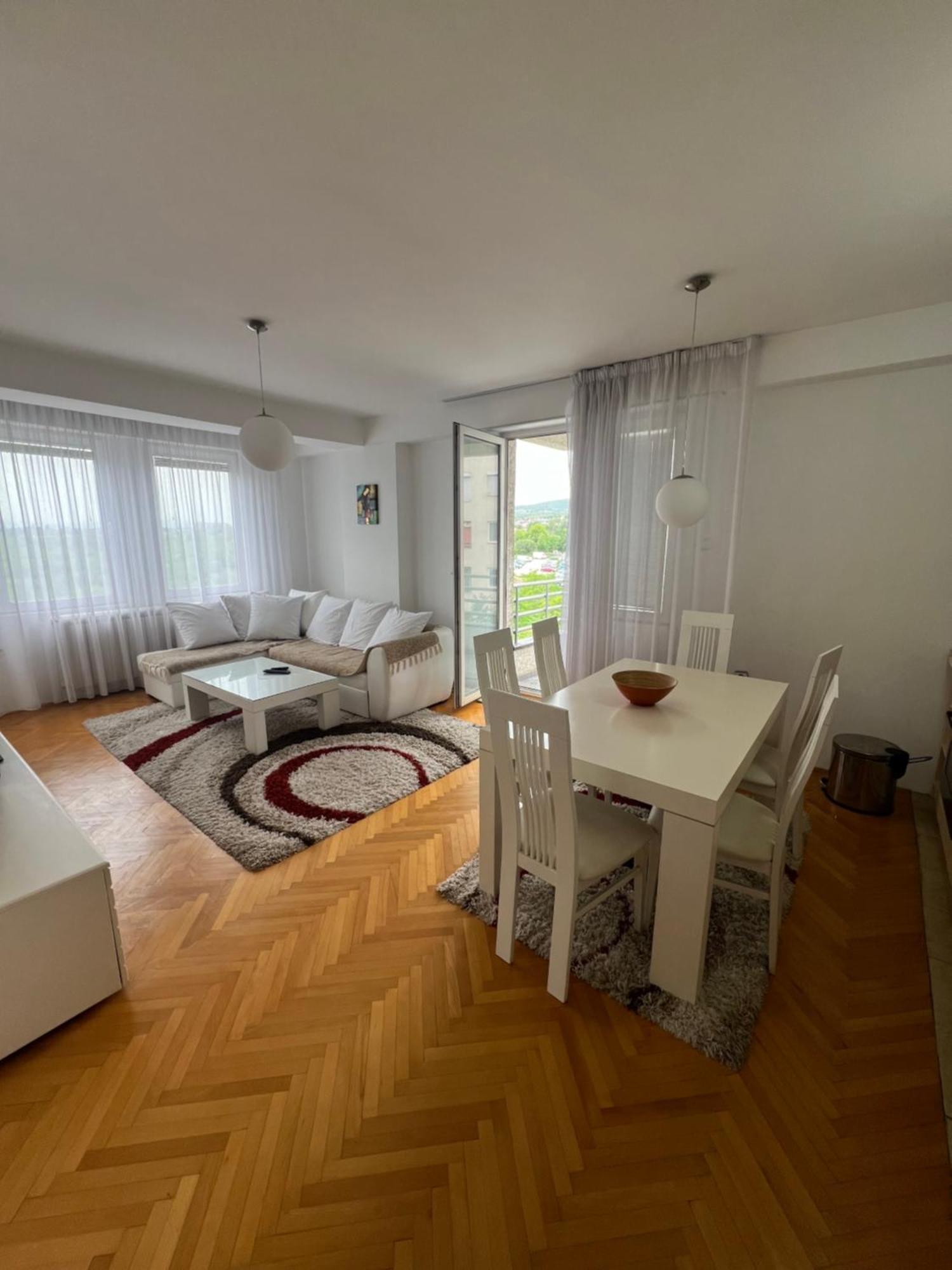 Karas Apartments Skopje Bagian luar foto
