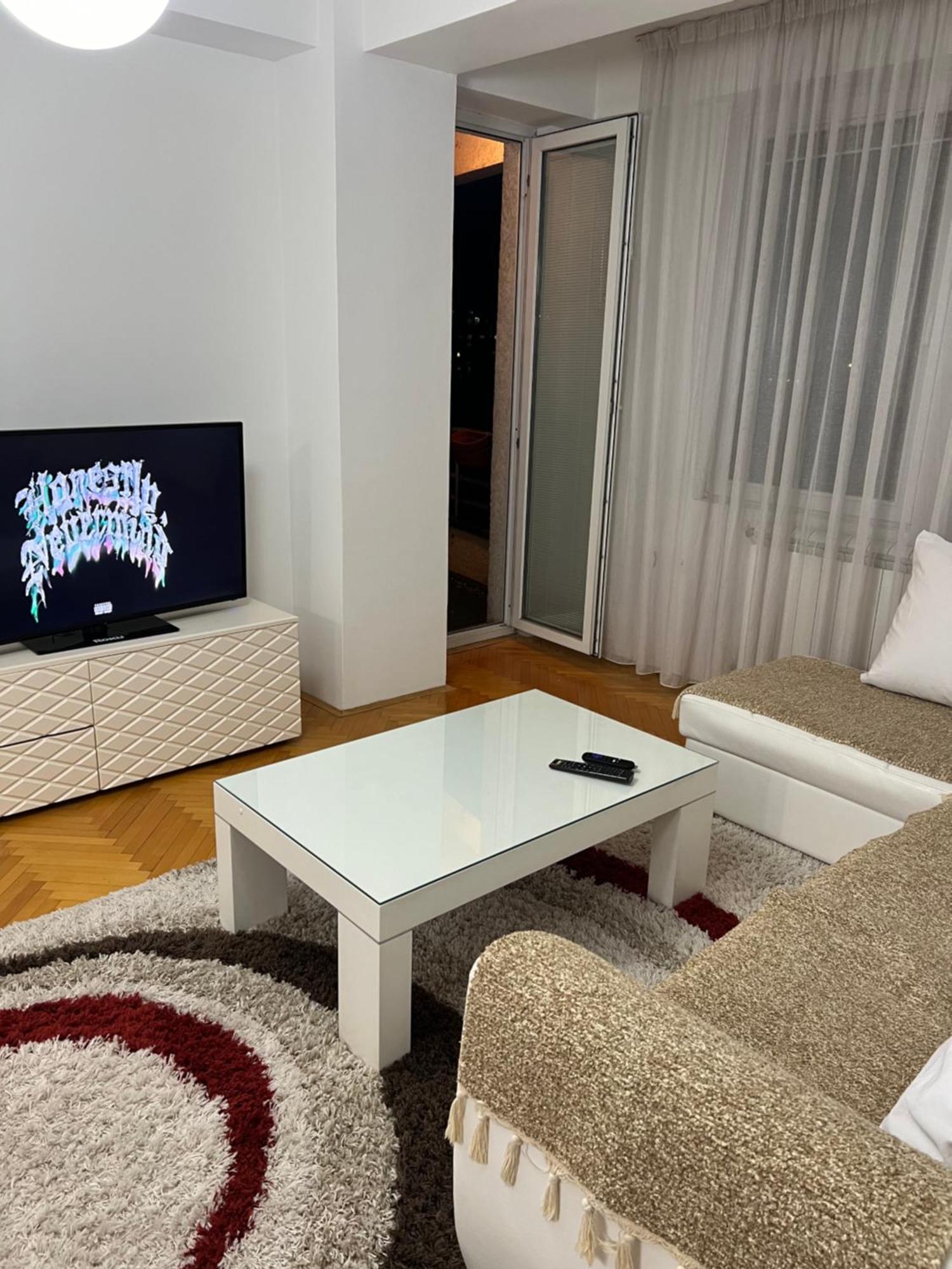 Karas Apartments Skopje Bagian luar foto